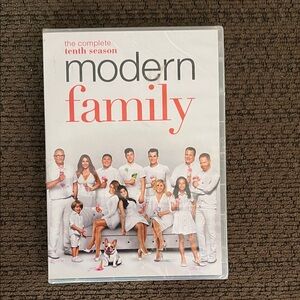 Modern Family: The Complete Tenth Season DVD Set